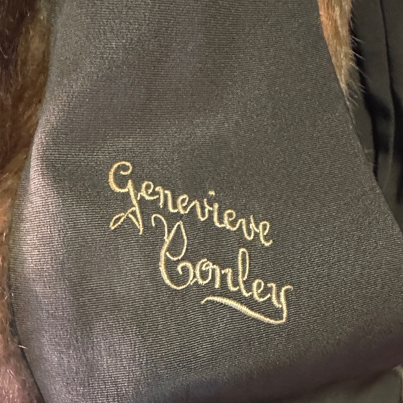 Elegant Vintage Mink Cape - Picture 5 of 6